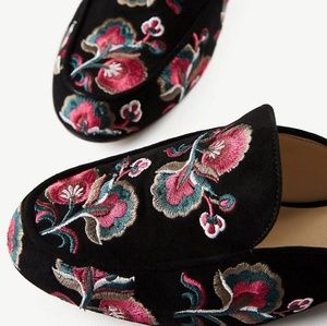 Irina Embroidered SuedeSlide Ann Taylor Black Sz 7